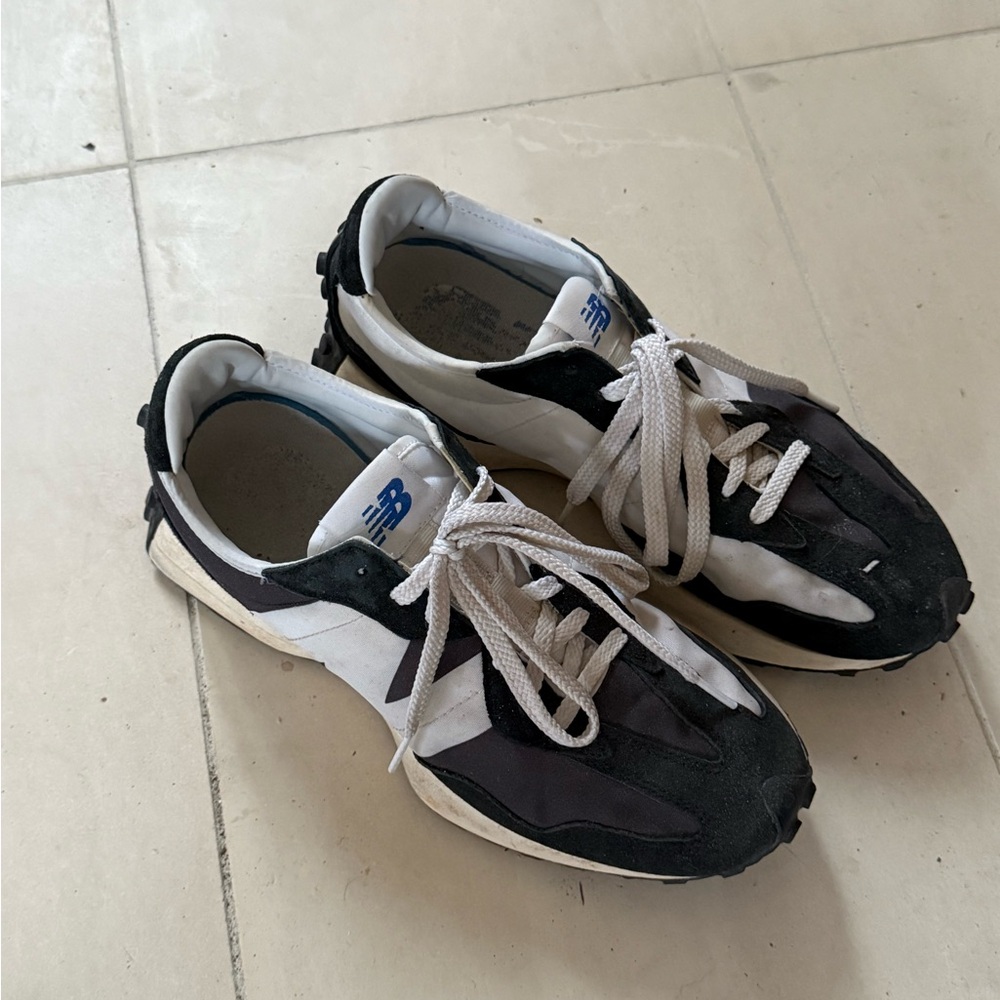 New Balance Men's Black and White Sneakers